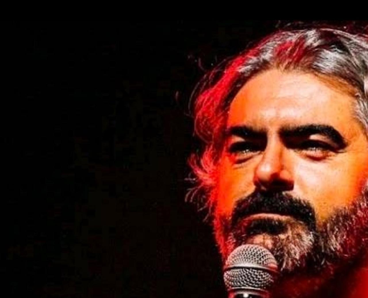 
	Il comico livornese Stefano Santomauro

