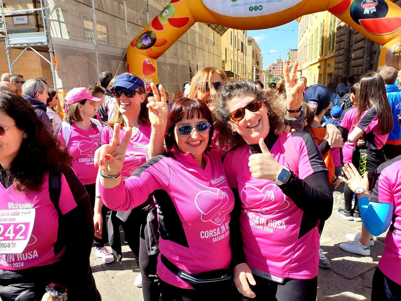 Sassari, in quattromila per la “Corsa in rosa” contro la violenza di genere