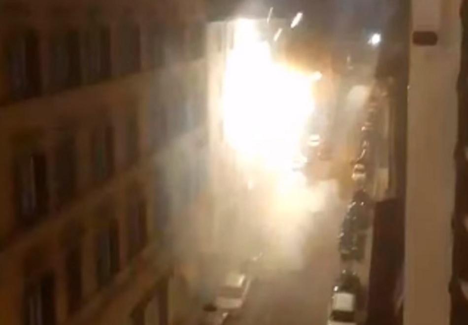 Un razzo lanciato in via Roma