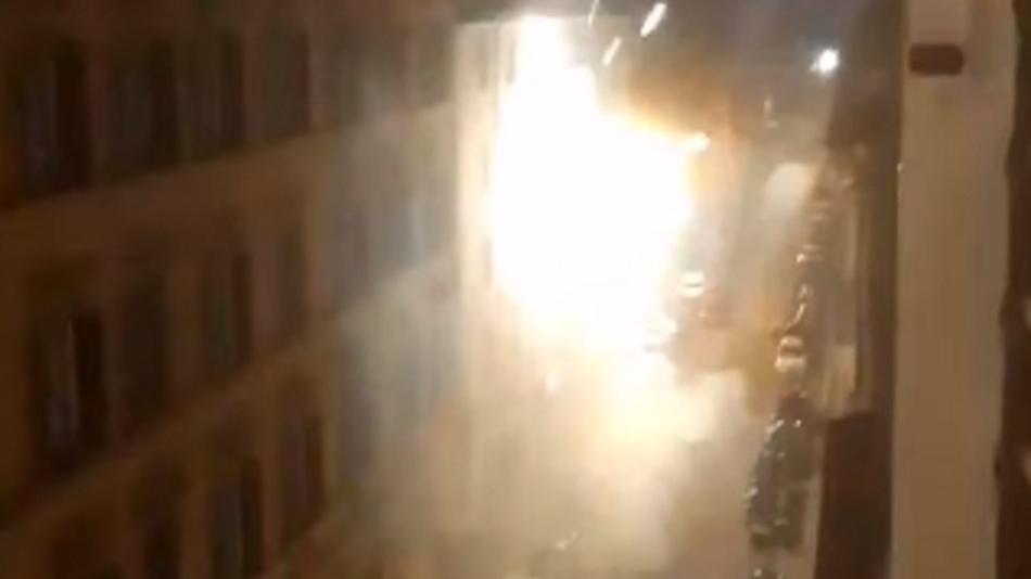 Un razzo lanciato in via Roma