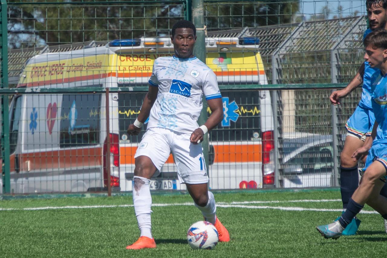 
	<strong>Ivan Quintero</strong> autore del gol del Budoni

