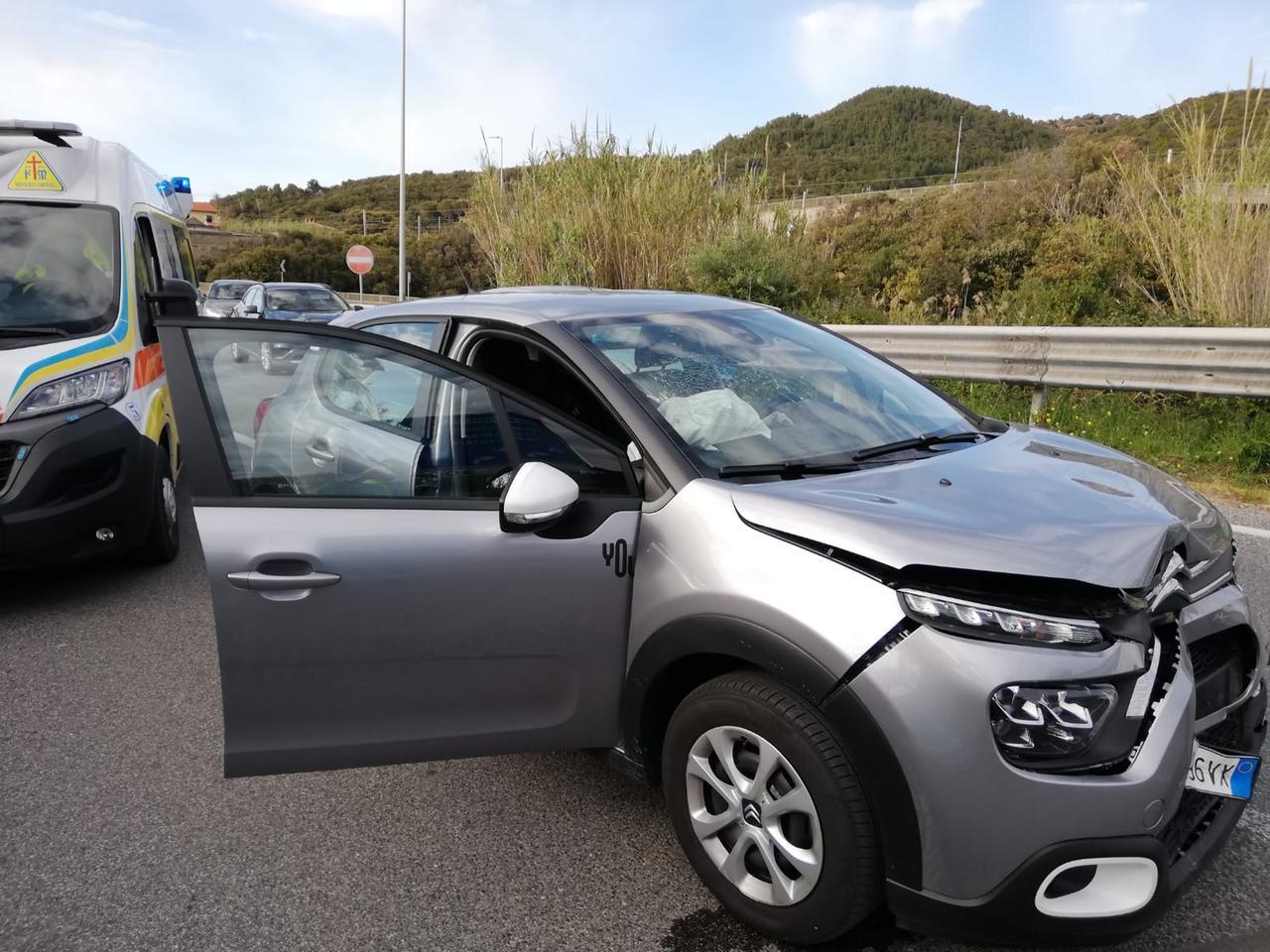 
	Una delle auto incidentate

