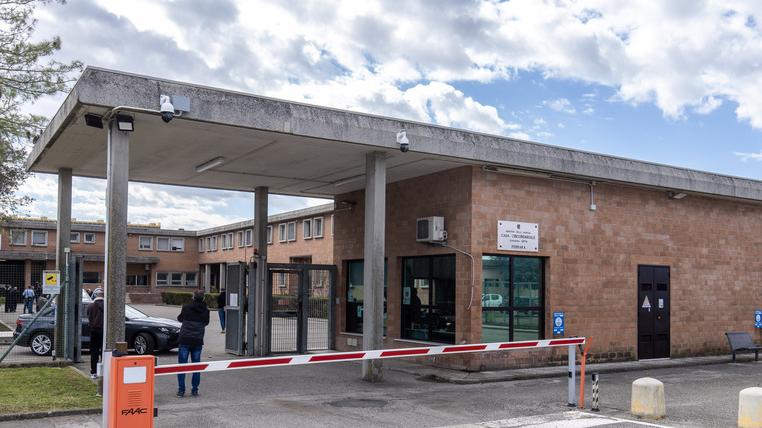 Ferrara, non può tornare dai figli piccoli. Fa lo sciopero della fame in carcere