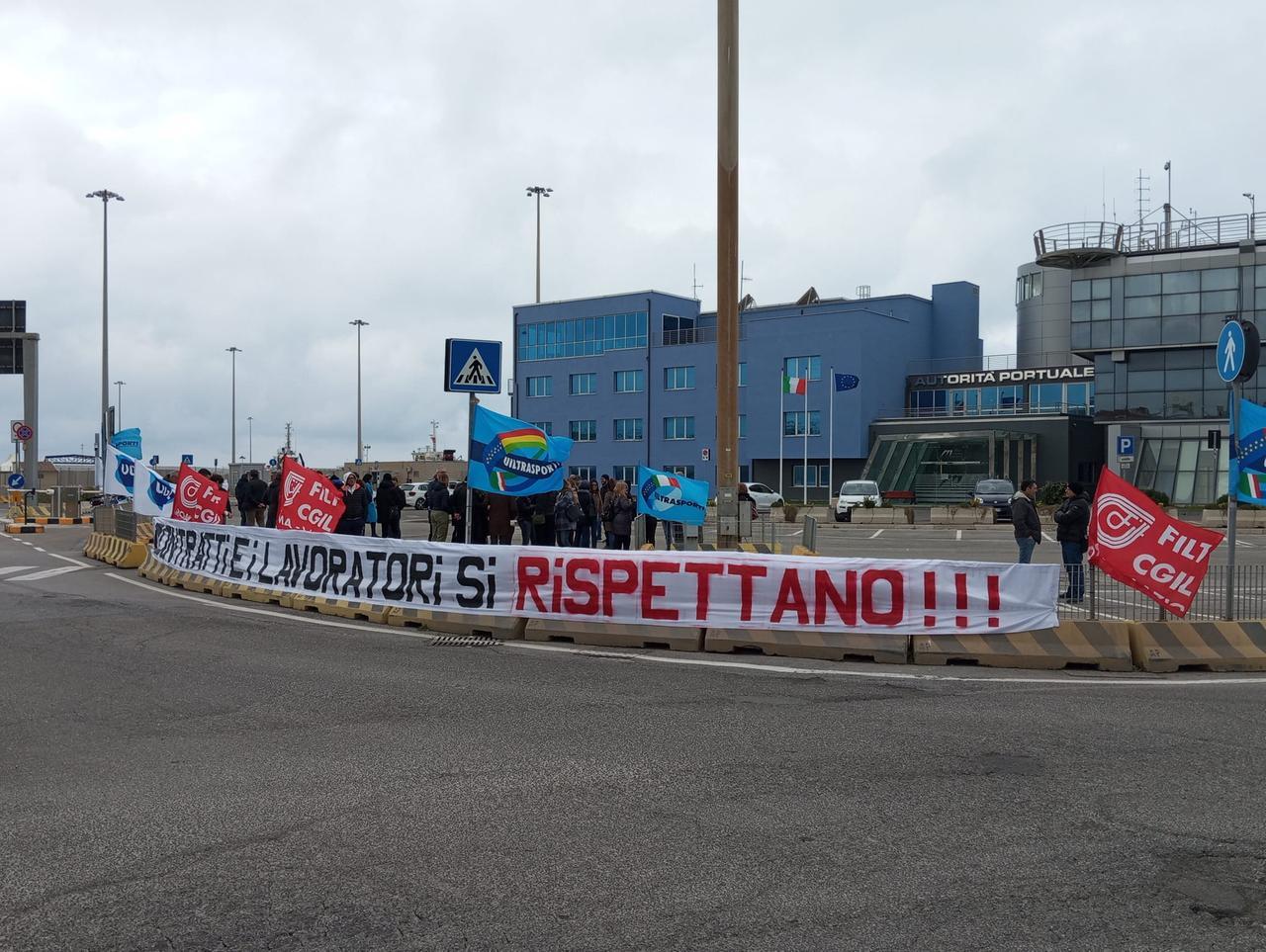 Civitavecchia, il comitato di gestione dell’Adsp si “arrende” e firma il contratto di secondo livello dei dipendenti