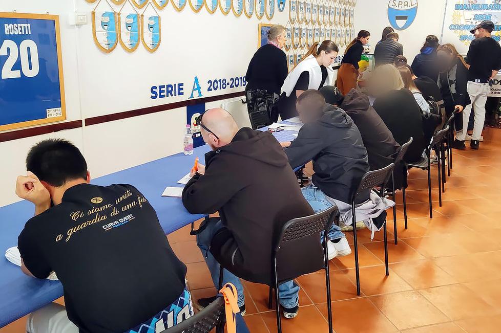 Ferrara, in fila prima della partita della Spal per trovare il donatore