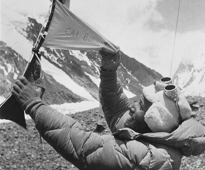 A Ferrara la mostra sulla scalata al K2 del 1954