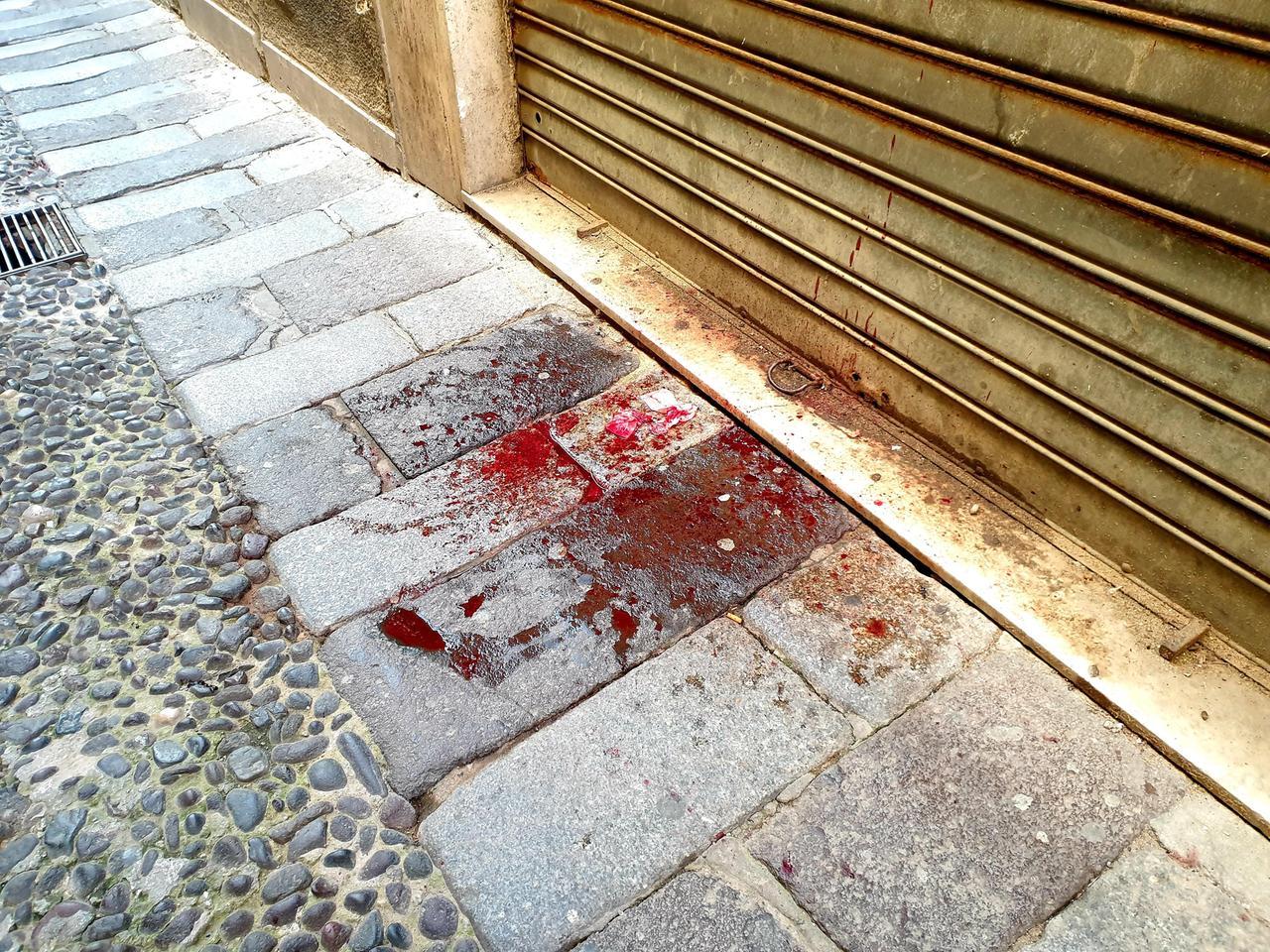 Violenta lite per una donna a Sassari: un ferito e tre persone fermate