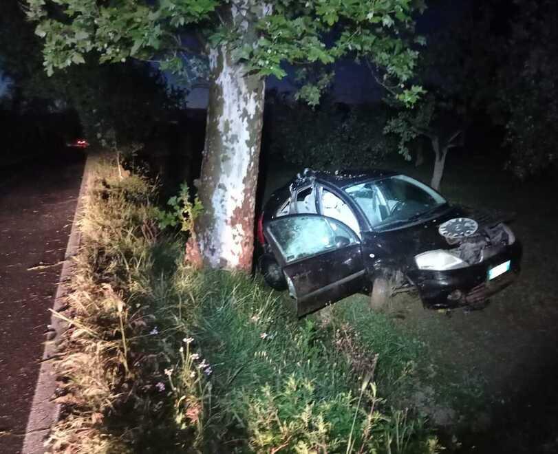 
	L'auto del giovane dopo l'incidente

