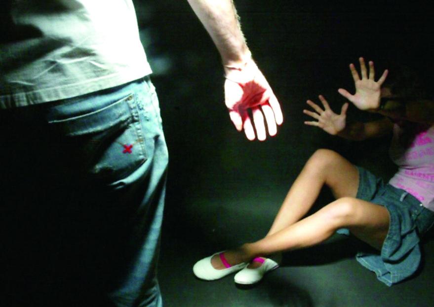 Padre accusato di abusi sulla figlia: «Mi ha violentata due volte»