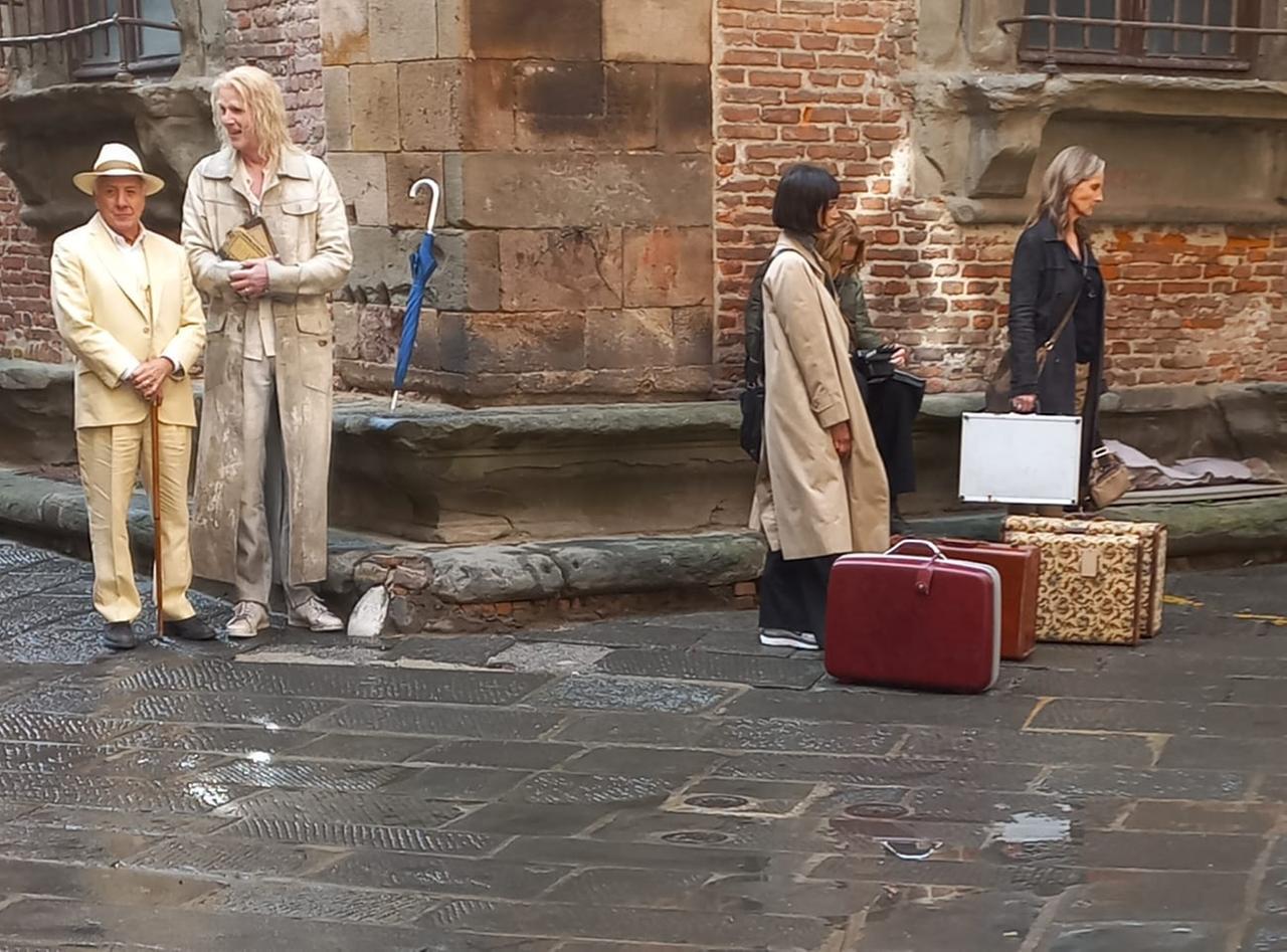 Lucca, dove poter vedere Dustin Hoffman e Helen Hunt: il calendario delle riprese e i set del film
