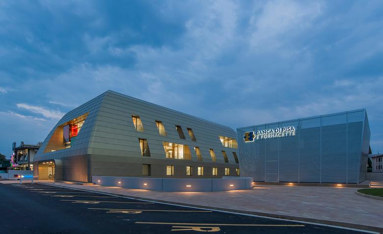 Banca di Pisa e Fornacette: allarme per sedi e quote