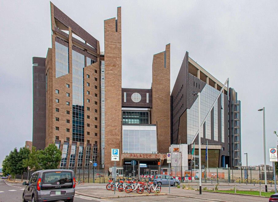 Firenze, si aggrava l’accusa penale per un preside e la sua vice: tutto è iniziato da un voto a uno studente