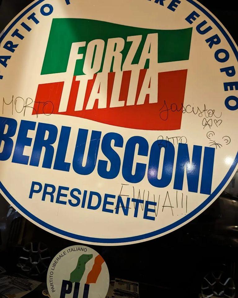Prato, la deputata protesta per le scritte contro Berlusconi