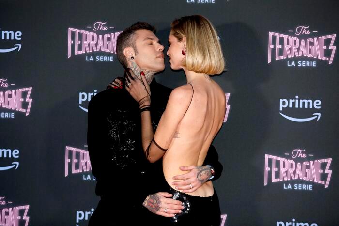 Ferragni-Fedez: la coppia smette anche... di seguirsi. È un caso il cachet del rapper a Belve