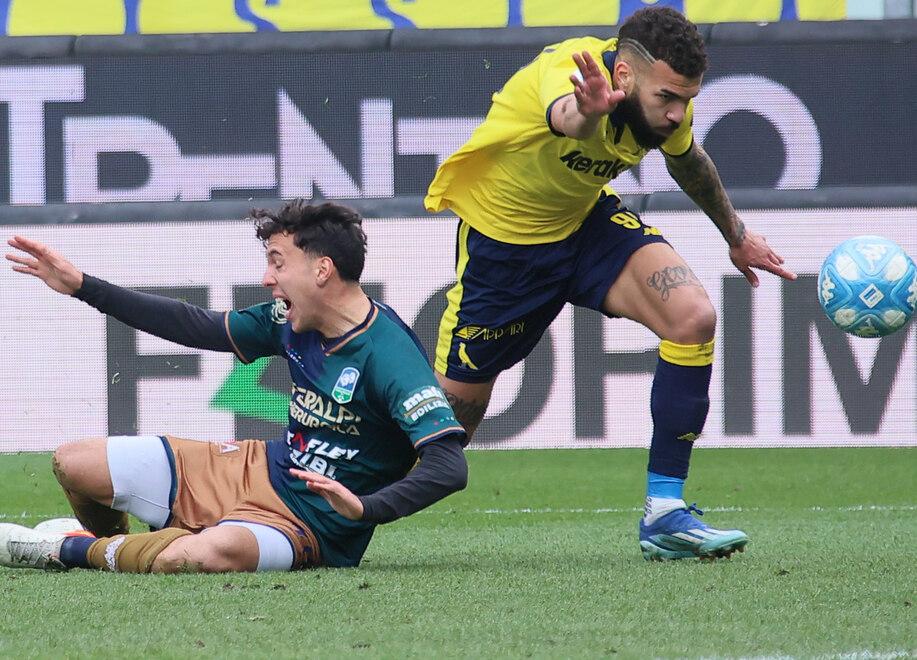 Modena verso la gara al Braglia contro il Sudtirol: sulla fascia destra una poltrona per... tre<br type="_moz" />
