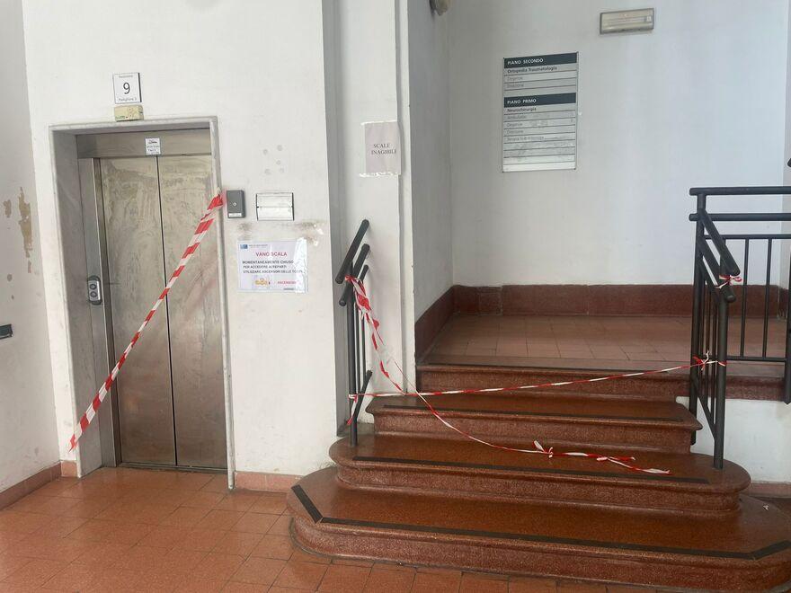 Livorno, stanze chiuse e scale inagibili nell’ospedale a rischio crolli