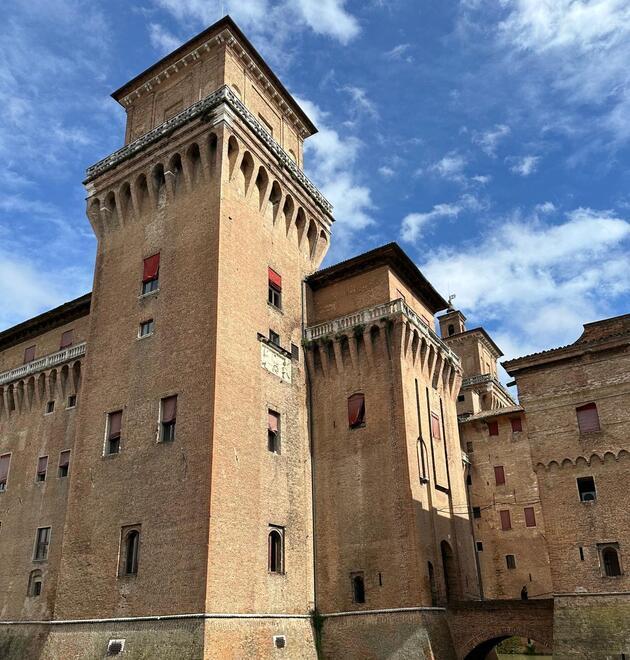 Ferrara, un giorno da favola in Castello Estense per la piccola Sara