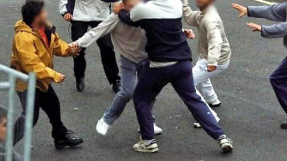 Prato, risse ai giardini, indagati 24 minori: si allenavano per picchiare meglio