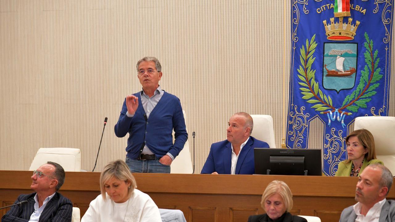 
	Il sindaco Settimo Nizzi durante il suo intervento in consiglio comunale

