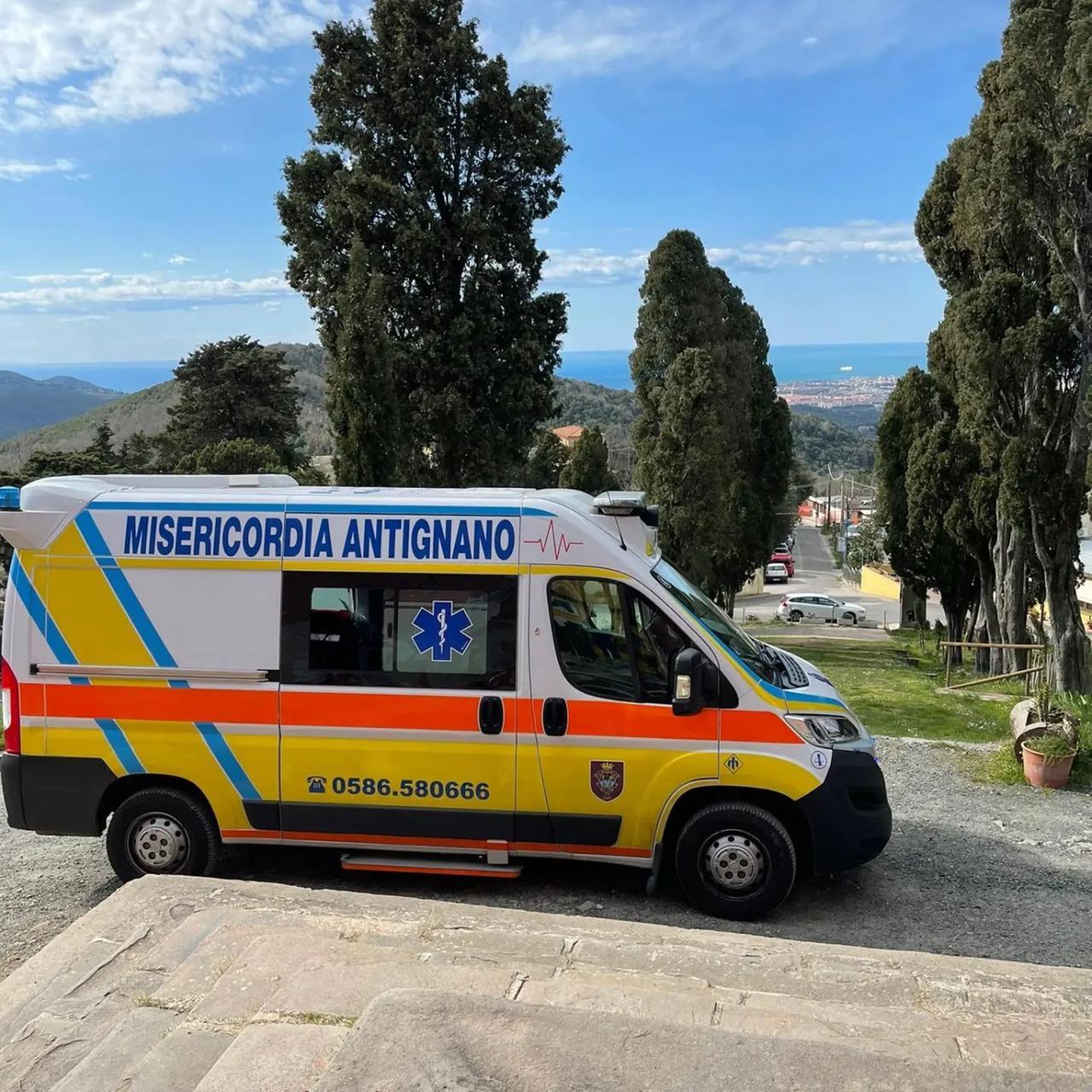 
	Un'ambulanza della Misericordia di Antignano-Livorno sud

