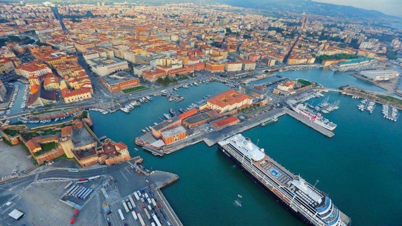 
	Il porto di Livorno

