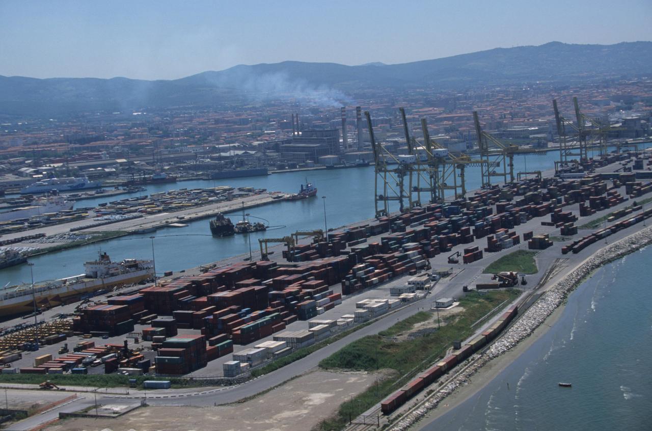 Porti di Livorno e Piombino, nonostante la crisi internazionale tiene l'occupazione