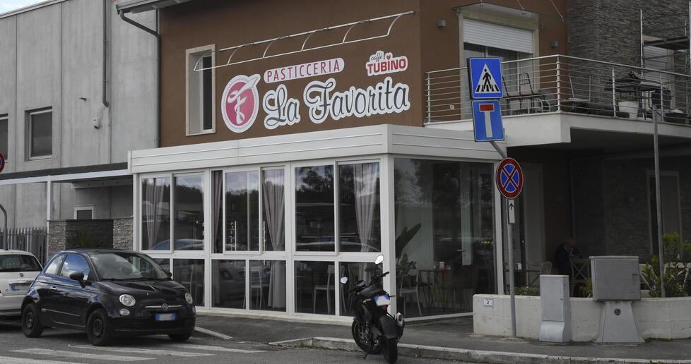 Grosseto, spaccata alla pasticceria