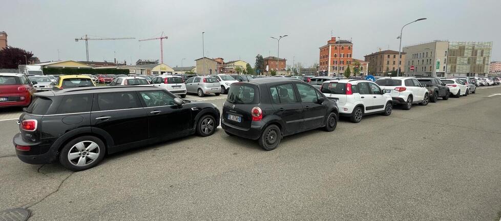Modena, studentesse molestate in stazione dei treni: «Il tragitto per l’auto è un incubo»<br type="_moz" />
