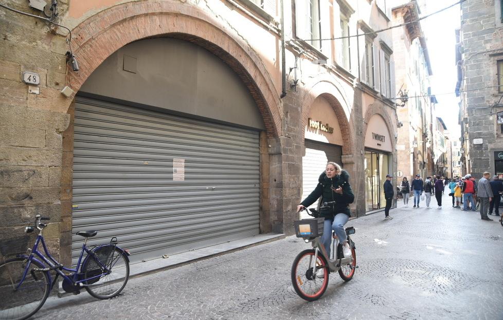 
	Lucca, via Fillungo

