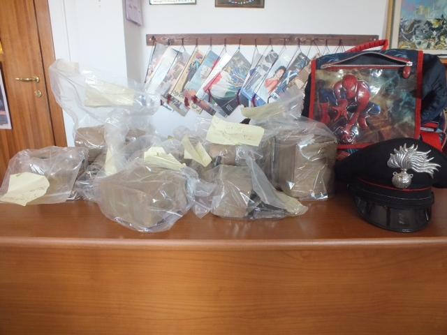 Undici chili di hascisc nel garage, arrestato sassarese di 30 anni 