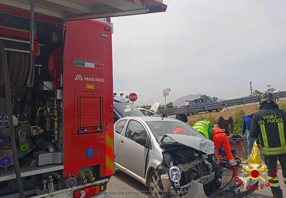 Olbia, scontro fra due auto: ferita una donna
