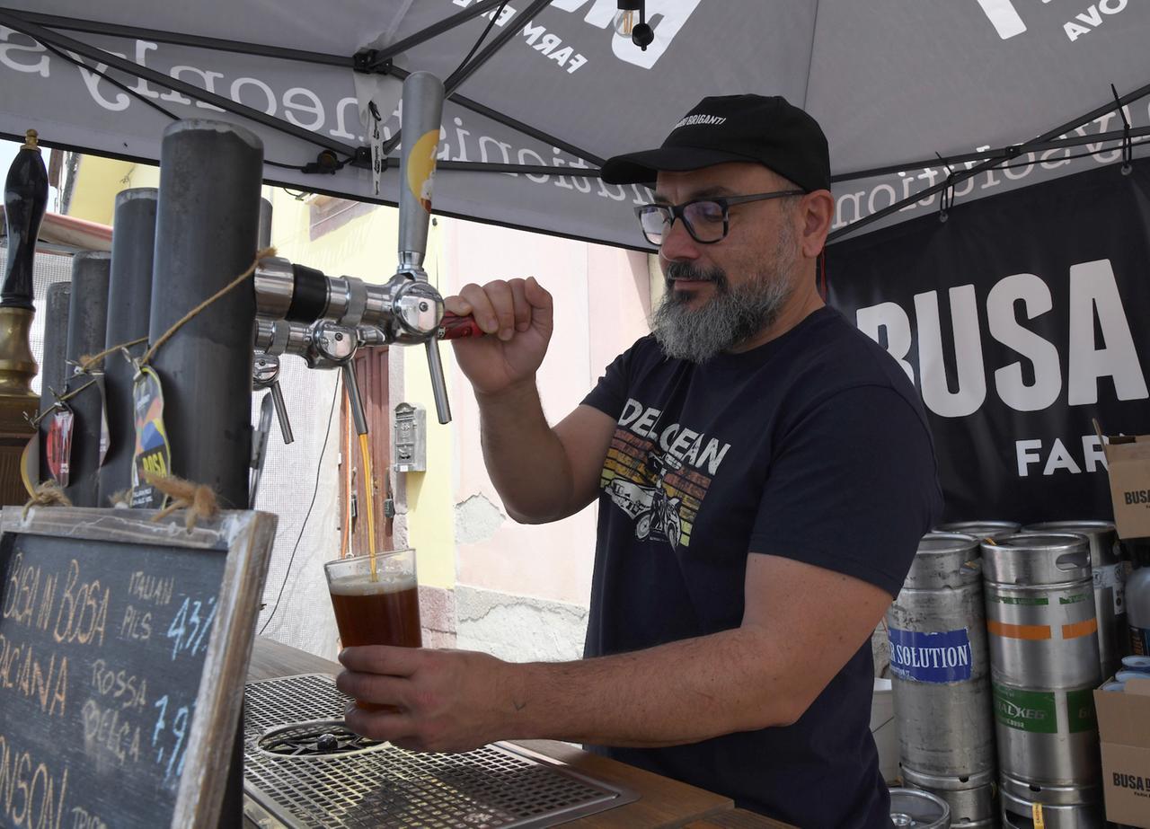 
	Birre di tutti i tipi e per tutti i gusti a Bosa sino a oggi (foto Locci)

