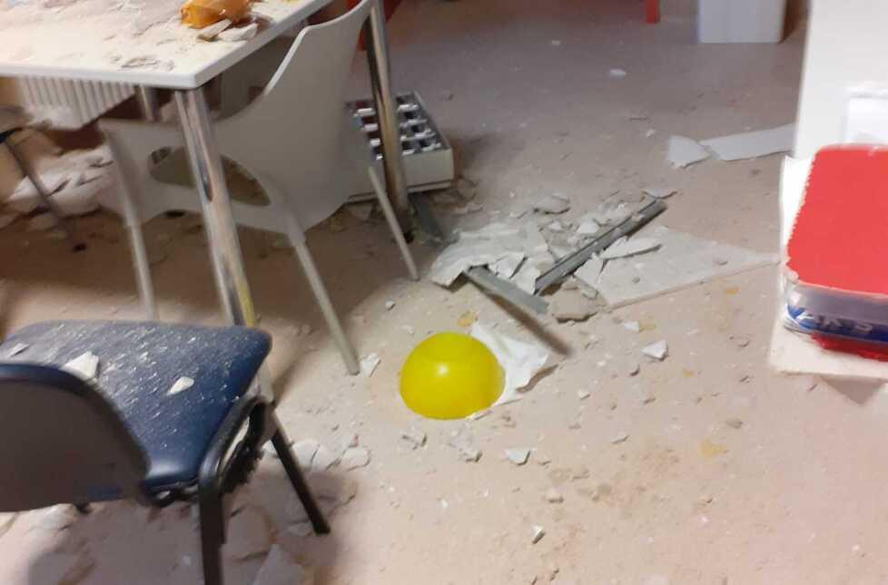 I danni in ospedale durante uno degli ultimi crolli