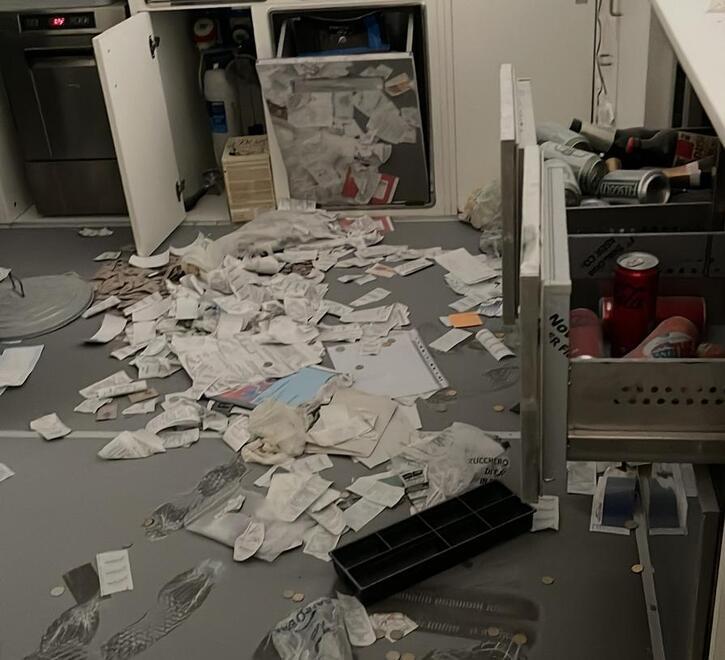 I ladri rubano il fondo cassa e devastano la pizzeria con l’estintore