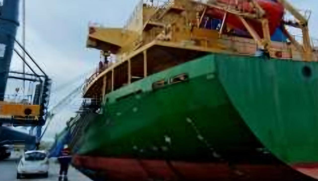 Cargo panamense bloccato in porto a Cagliari, gravi carenze a bordo