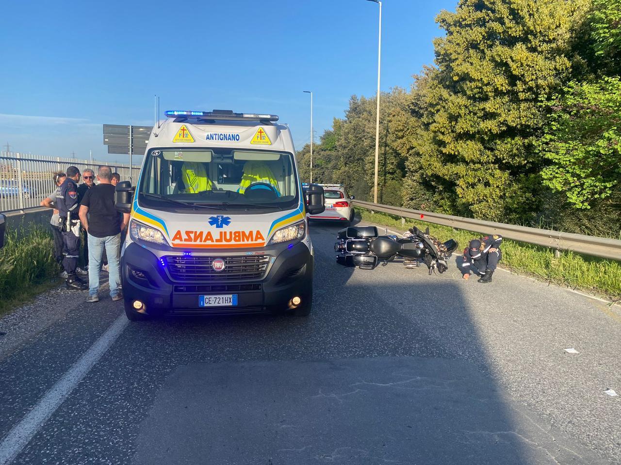 
	Un'ambulanza della Misericordia di Antignano sul posto&nbsp;

