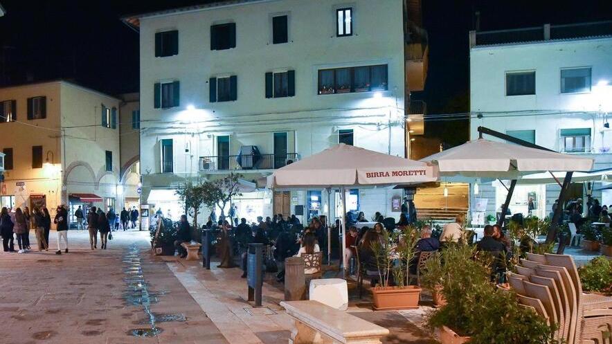 
	Piazza del Sale, cuore della movida nel centro storico della citt&agrave;, in una serata tranquilla (foto d&rsquo;archivio)

