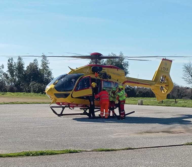 L'odissea di una bimba di 5 anni, in elicottero da Sassari a Cagliari per operare un’appendicite 