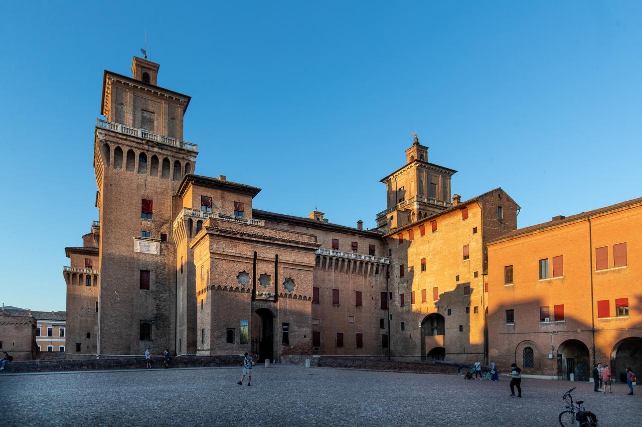 Ferrara, la Provincia inizia il trasloco: «Castello chiuso per due anni»