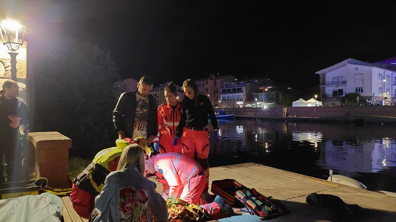 Ragazzo cade nel fiume durante il Bosa beer fest, salvato dai sommozzatori