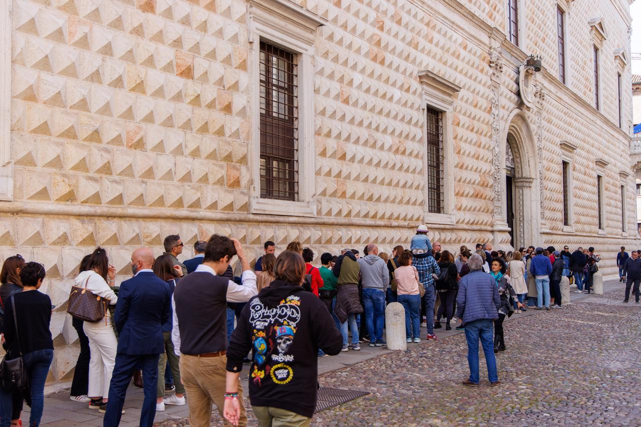Una città in cui tornare, Ferrara incanta i turisti