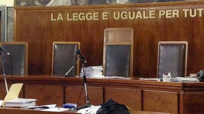 Lucca, soldi spariti dopo la vendita delle case: condannato 