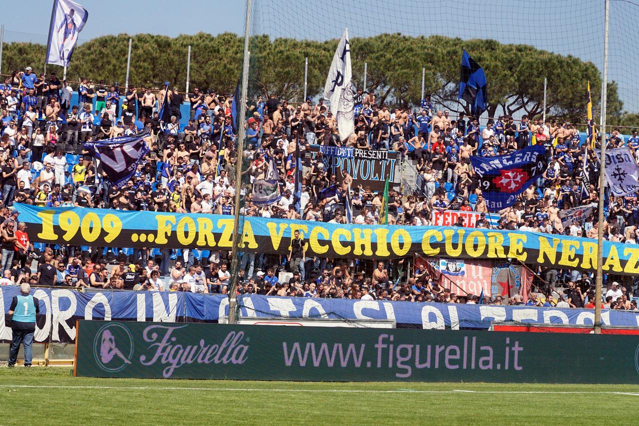 Pisa, esodo dei tifosi verso Cremona