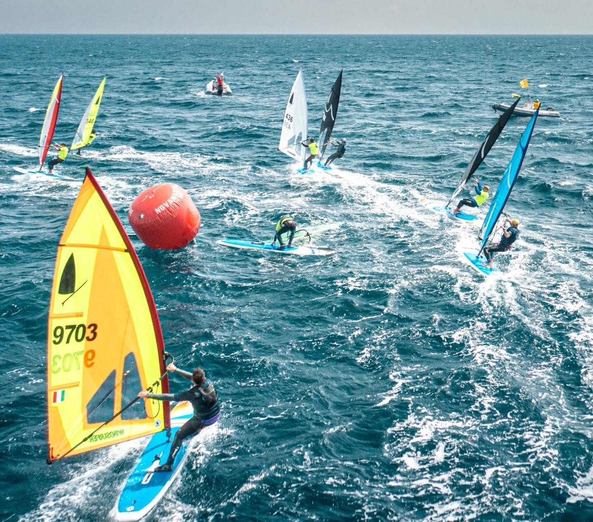 Windsurfer, spettacolo a Olbia con la “Spring cup”