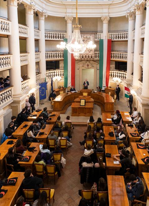 Il Comune di Reggio Emilia è più indebitato: le spese aumentano, le entrate no