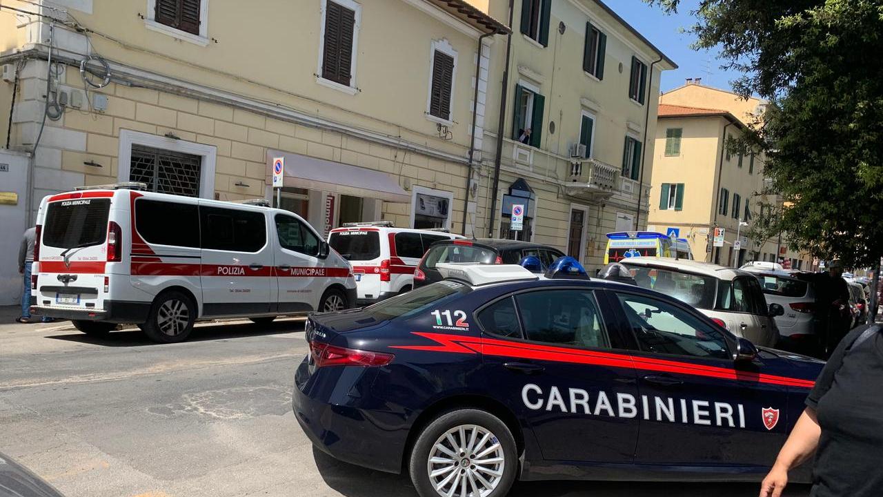 Grosseto, urla e litigi in via Roma: portato via in ambulanza