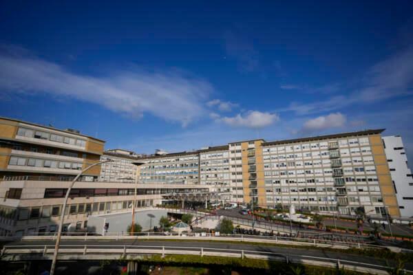 Arezzo, a 19 anni si opera per dimagrire e muore dopo una settimana: indaga la Procura