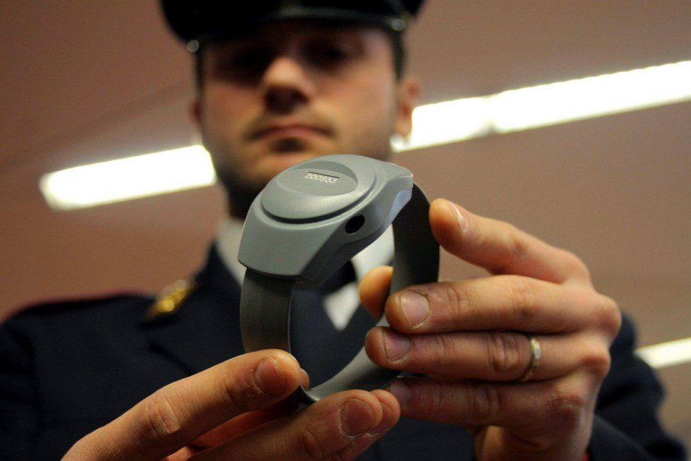 
	Un braccialetto elettronico (foto d'archivio)

