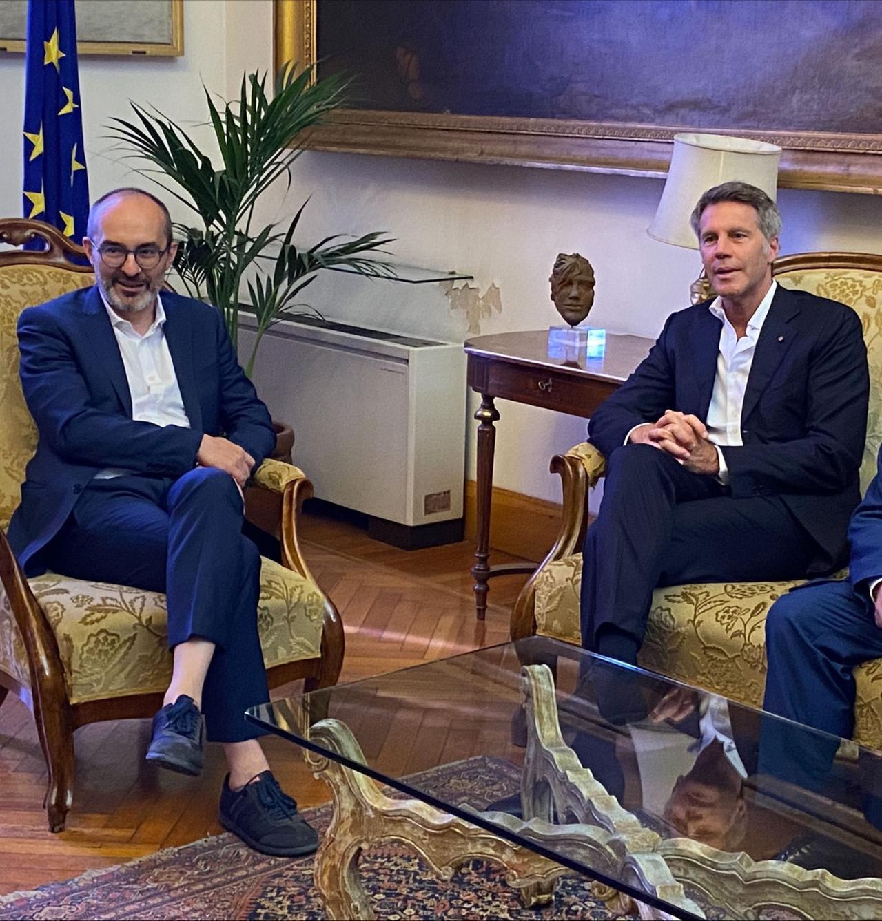 Emanuele Filiberto di Savoia è a Cagliari per seguire la festa di Sant’Efisio: scoppia la polemica