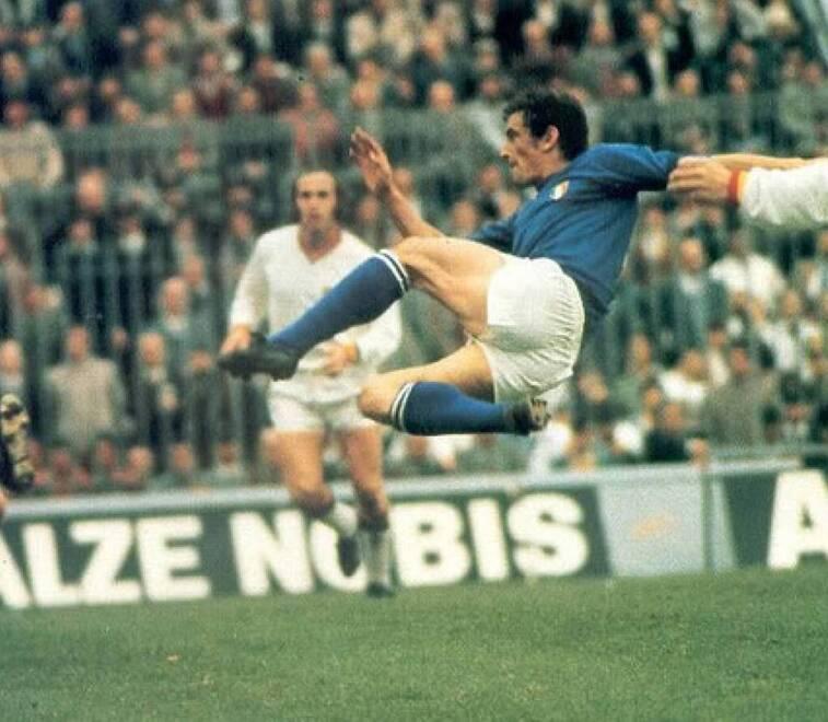 “Gigi Riva amico e mito” con la Nuova